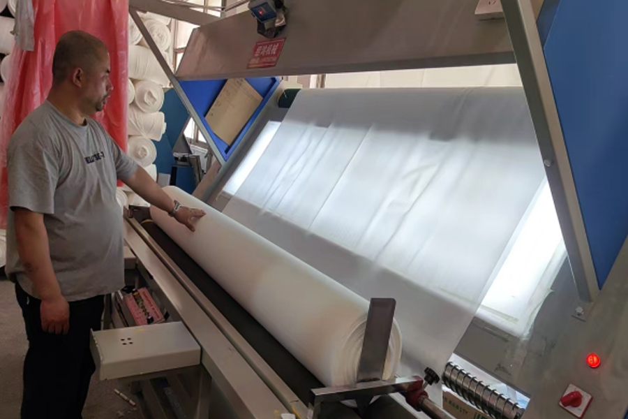 Khu vực kiểm tra sản phẩm thành phẩm của nhà máy nhuộm